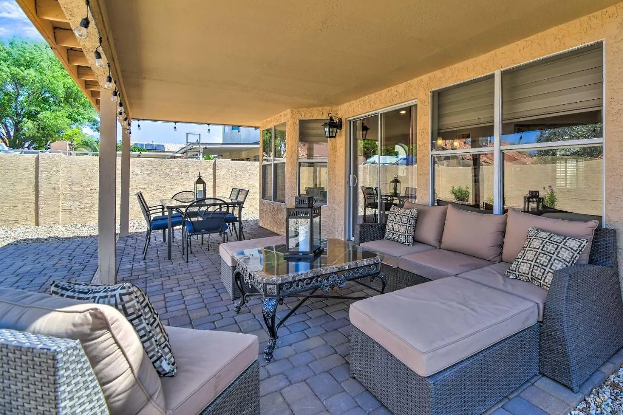 Stylish Phoenix Home With Private Patio And Gas Grill!