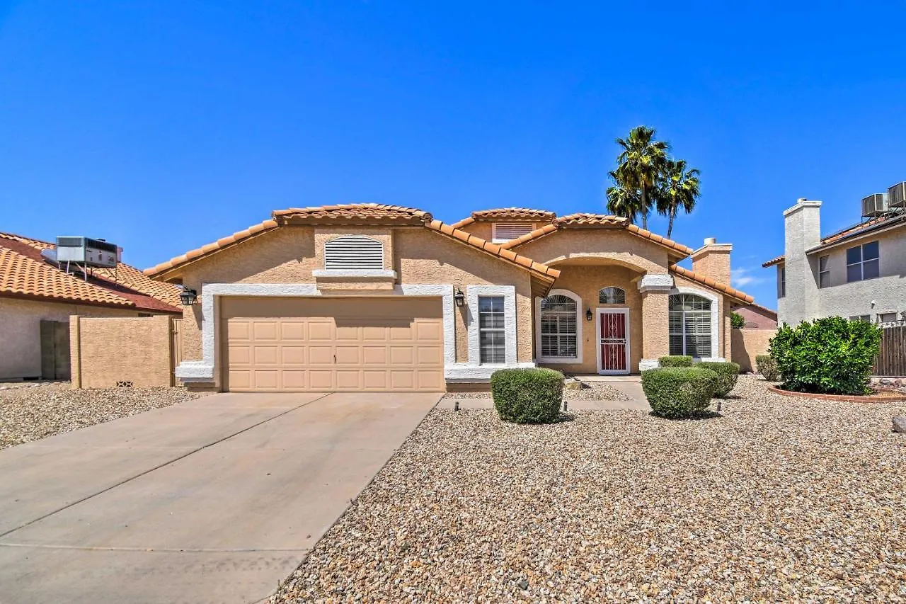 Stylish Phoenix Home With Private Patio And Gas Grill! 0*,