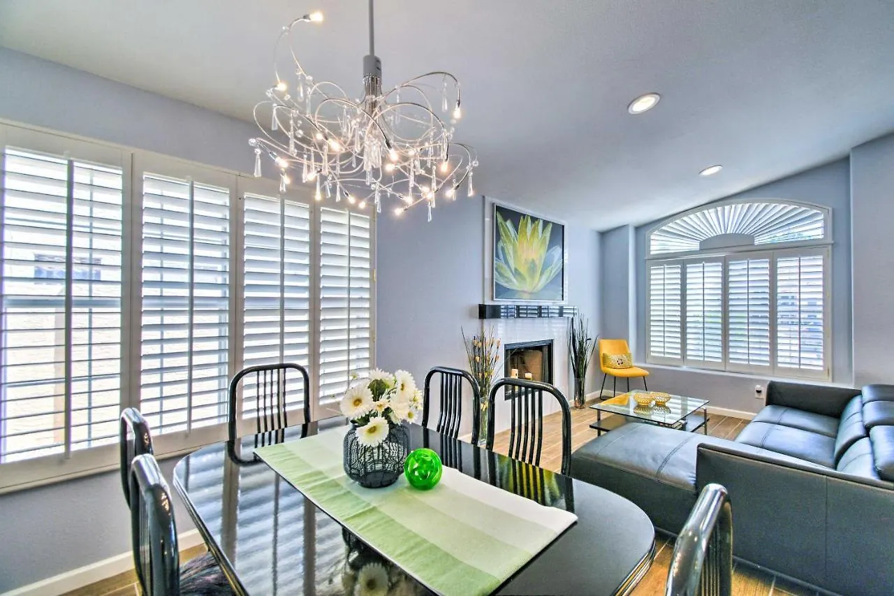 Stylish Phoenix Home With Private Patio And Gas Grill!